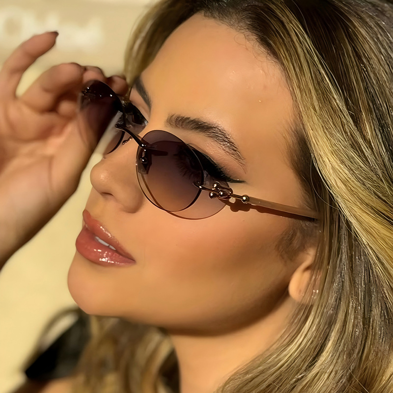 Nuovi occhiali da sole ovali s - Luxury Lifestyle Products recensione e prezzo